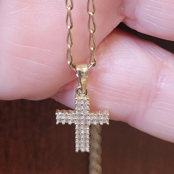 14k Solid Gold Cross Pendant, Approx. 1" Height. 💥FIRM PRICE💥 - Picture 8 of 8